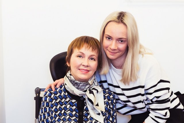 фонд Живи сейчас_учатница школы Юлиана и ее дочка Варвара