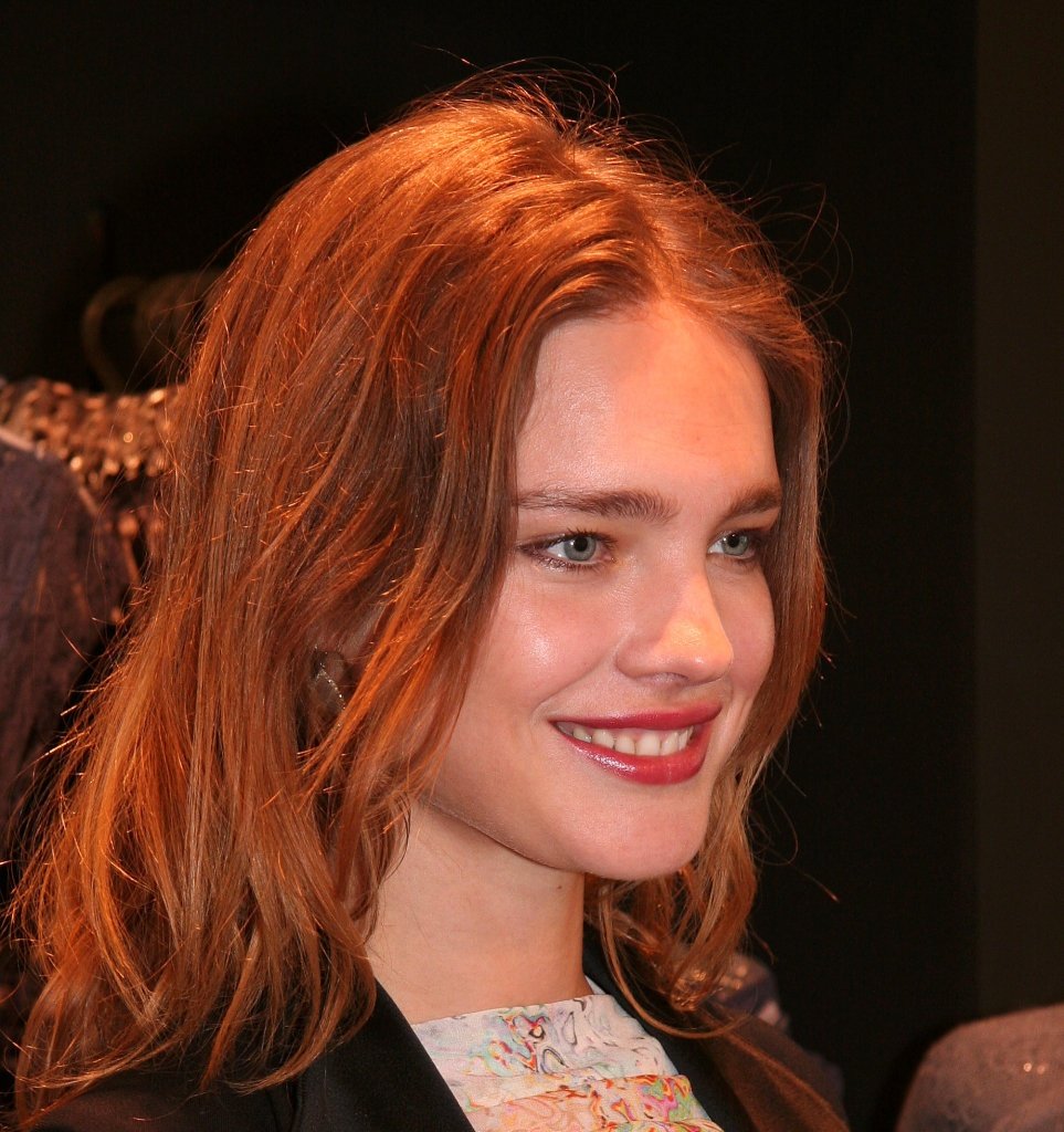 Natalia_Vodianova_20090408_Etam_03