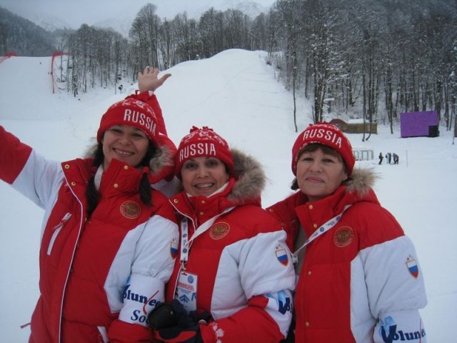 Пожилый волонтеры на Олимпиаде