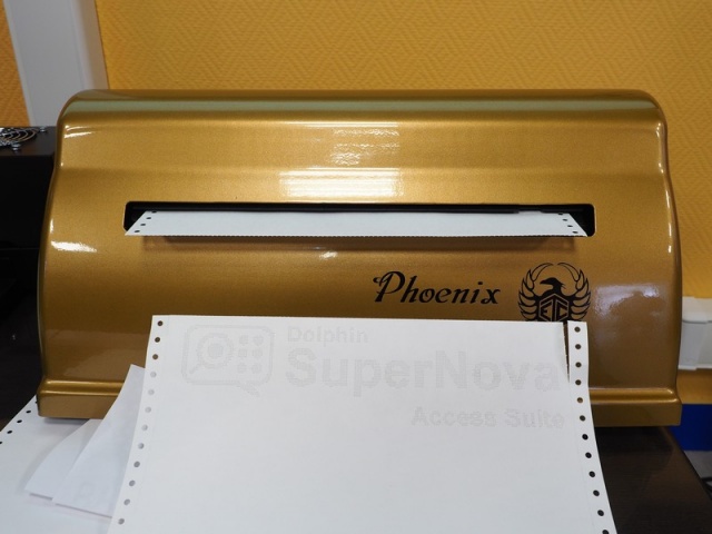 Принтер, печатающий шрифтом Брайля