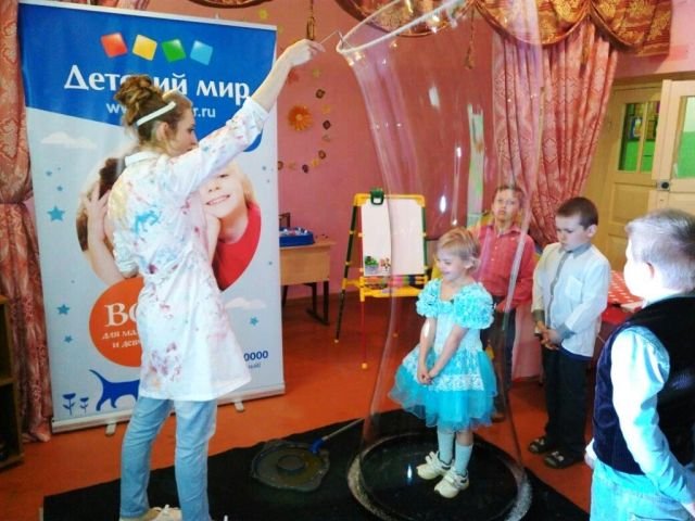 «Детский мир» открыл игровые комнаты в медицинских учреждениях Смоленска.