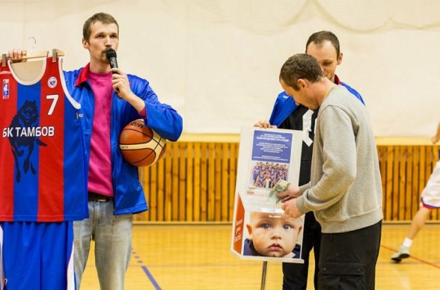  Баскетболисты клуба «Тамбов» помогают дому ребенка.