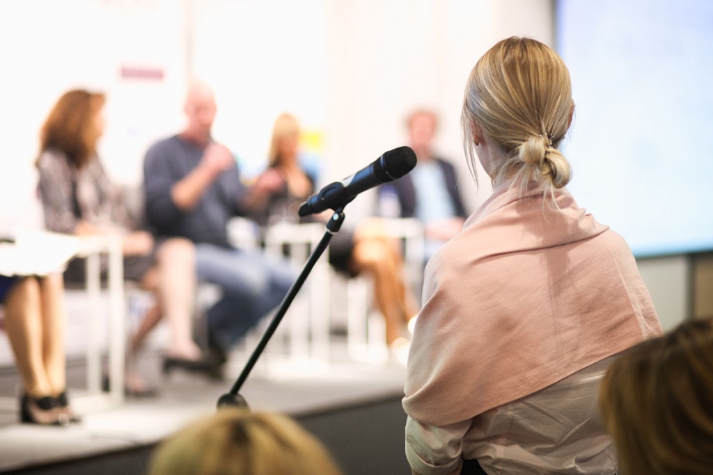 Социальные функции журналистики. Социальный журналист. Социальный журналист. В журналистике это спецпроекты. Социальный журналист.