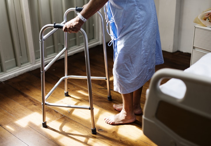 соцуслуги больница пожилые инвалиды