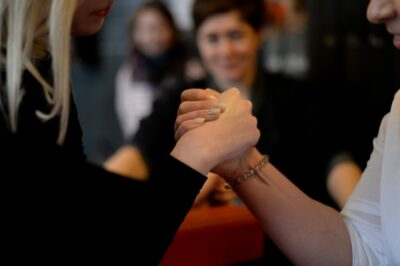 Новость с сайта asi.org.ru:  Казанский кризисный центр для женщин ответил на обвинения со стороны местного онлайн-издания