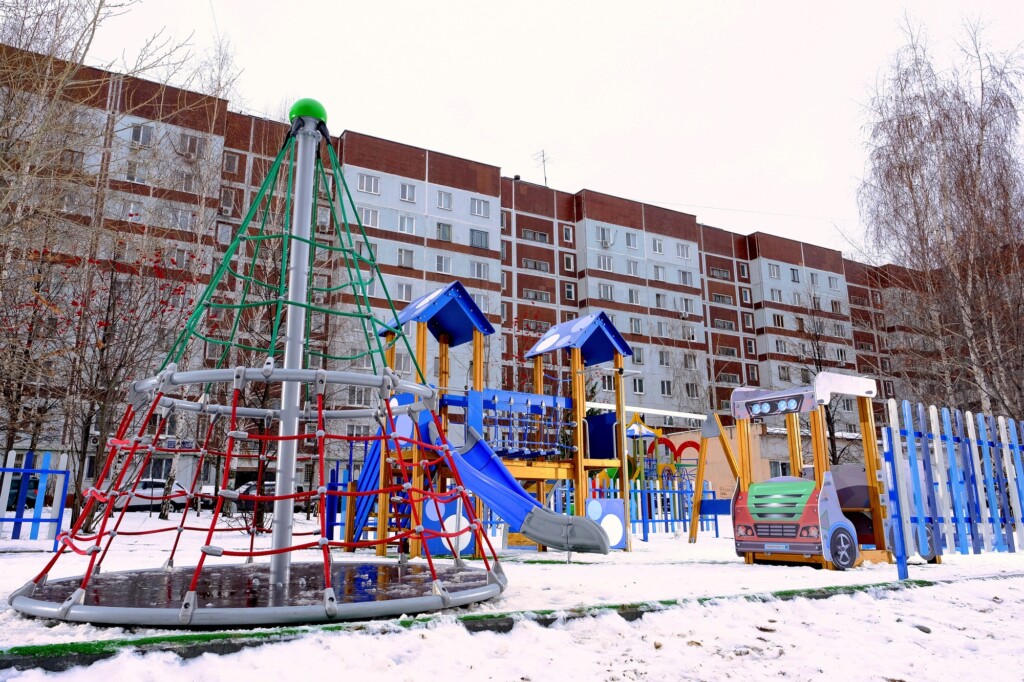 В России появились еще две детские площадки из переработанного пластика -  Агентство социальной информации